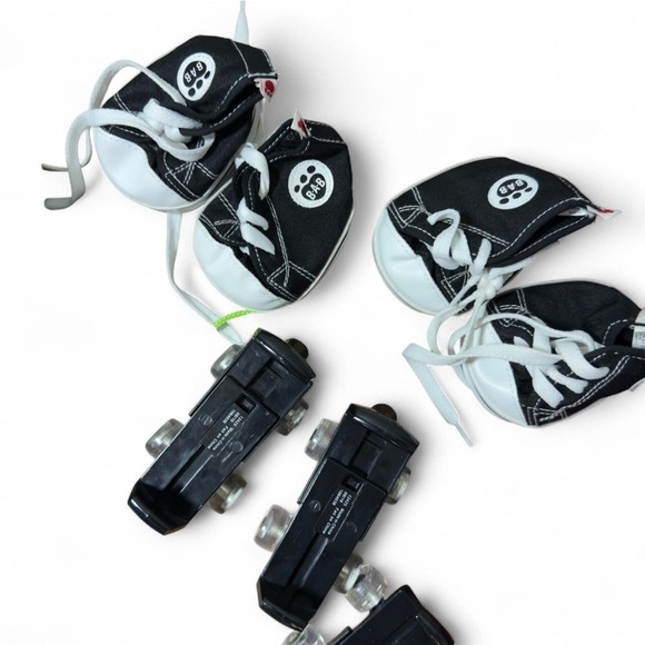 Build-A-Bear Workshop Accessory Lot w/ Shoes, Skates, Leashes, Bowl & Bag - Picture 2 of 4